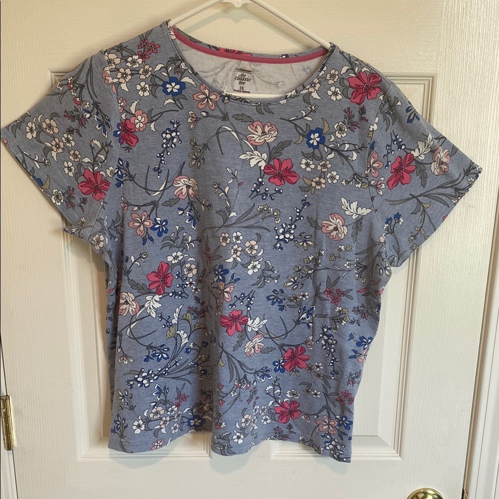 Croft&Barrow Blue and Floral Short Sleeve T-Shirt Relaxed Fit